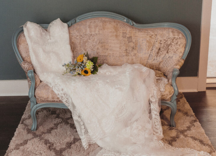 picture of the seating available in the bridal lounge